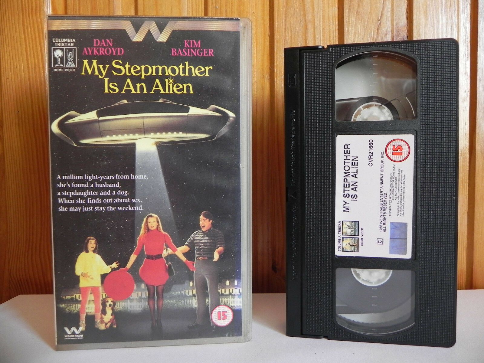 My Stepmother Is An Alien, Columbia, Comedy, Kim Basinger, Pal VHS – Golden  Class Movies LTD