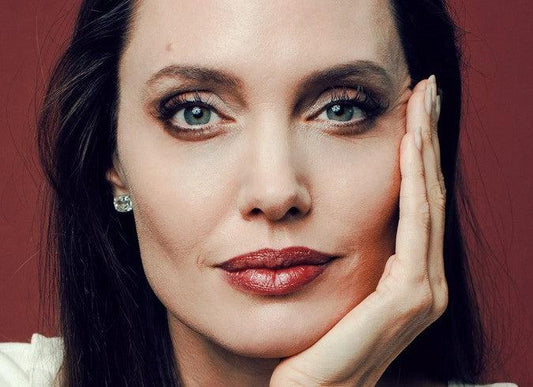 How Tall is Angelina Jolie?