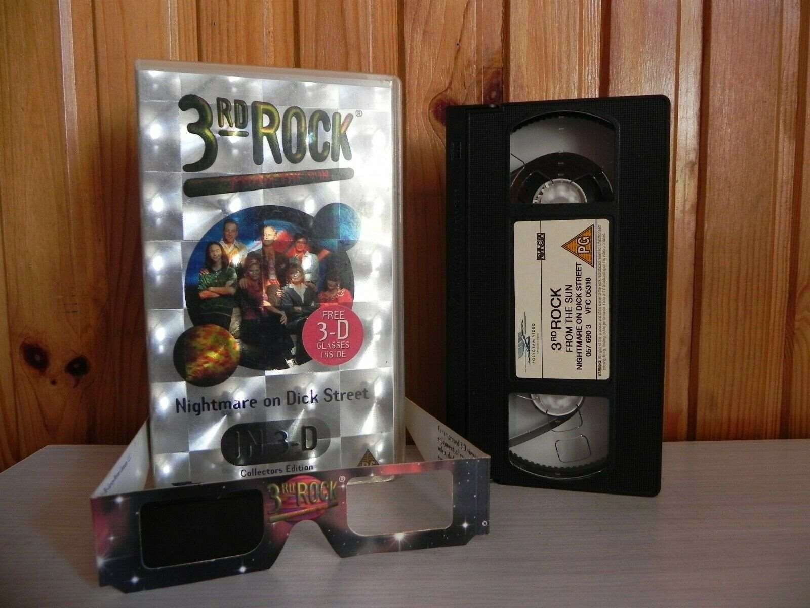 3D GLASSES - 3rd Rock From The Sun - Nightmare On Dick Street - Collectors VHS-