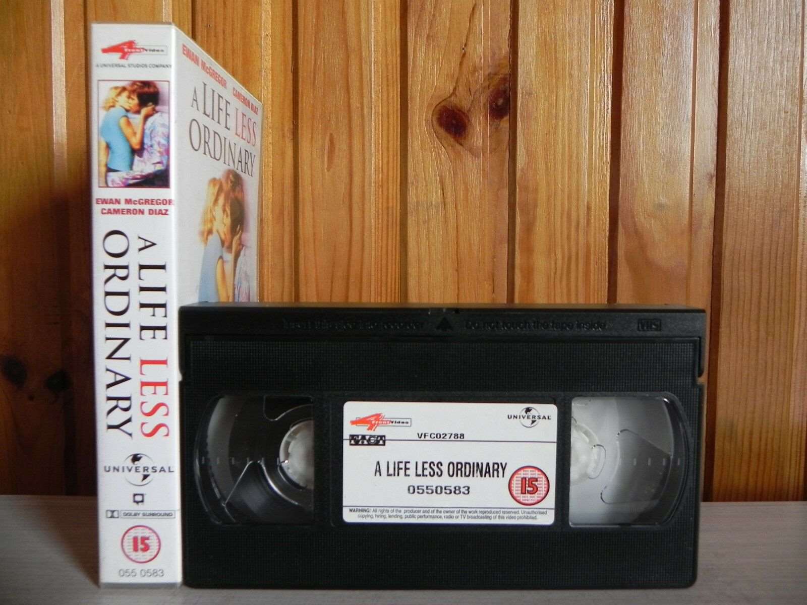 A Life Less Ordinary - Universal - Romance - Ewan McGregor - Cameron Diaz - VHS-