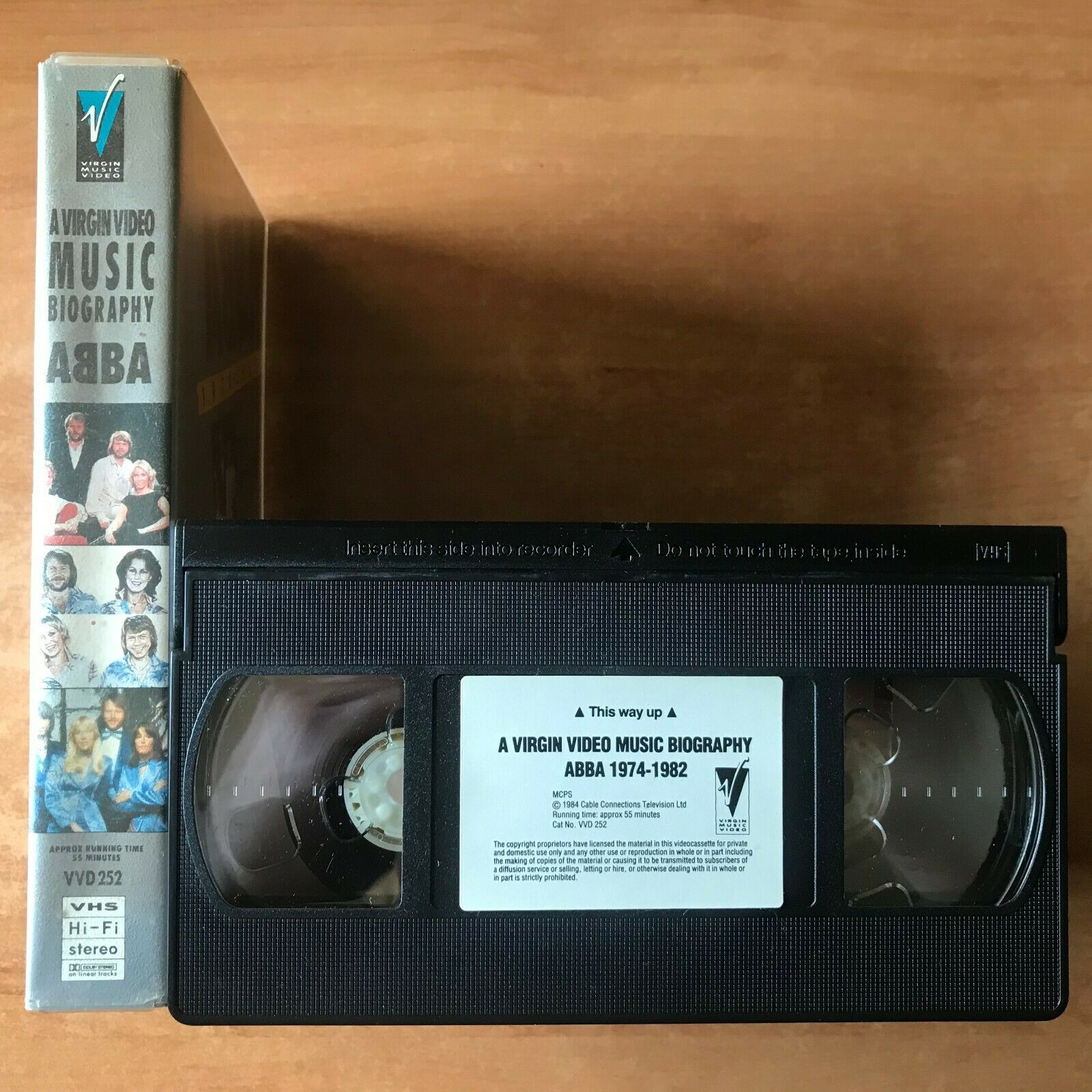 Abba; [Music Biography] 1974-1982; "Dancing Queen" - Bj������rn Ulvaeus - Pal VHS-