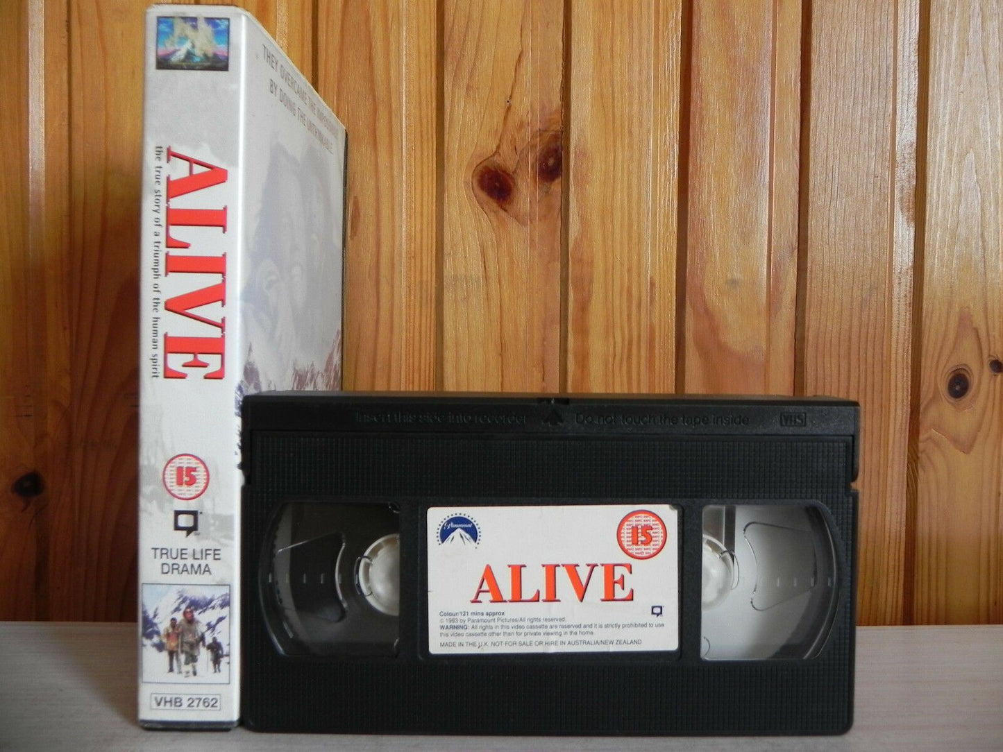 Alive - Paramount - Drama - Ethan Hawke - Vincent Spano - Large Box - Pal VHS-