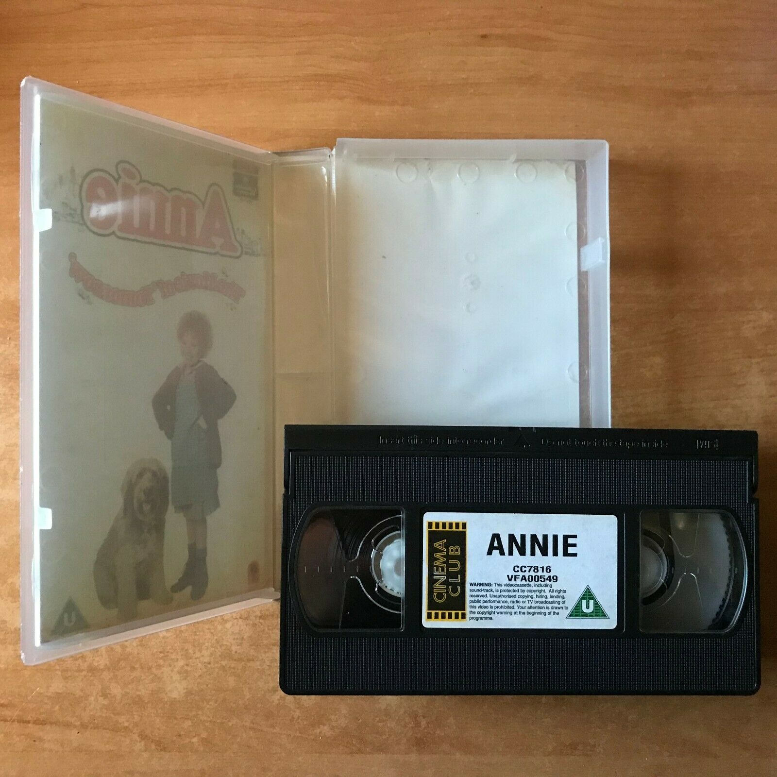 Annie (1982): The Movie Of 'Tomorrow' - Musical - Tim Curry - Children's - VHS-