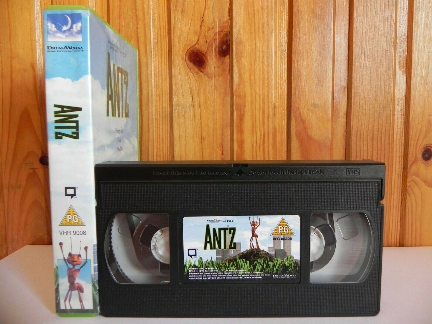 Antz - DreamWorks - Spectacular Comedy - Adventure - Family - Kids - Pal VHS-