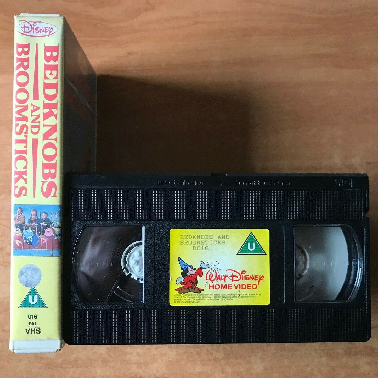 Bedknobs And Broomsticks (1971): Animated Musical [Walt Disney] Children's - VHS-