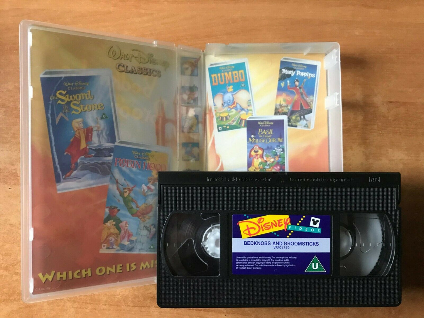 Bedknobs And Broomsticks (1971): Animated Musical [Walt Disney] Kids - Pal VHS-