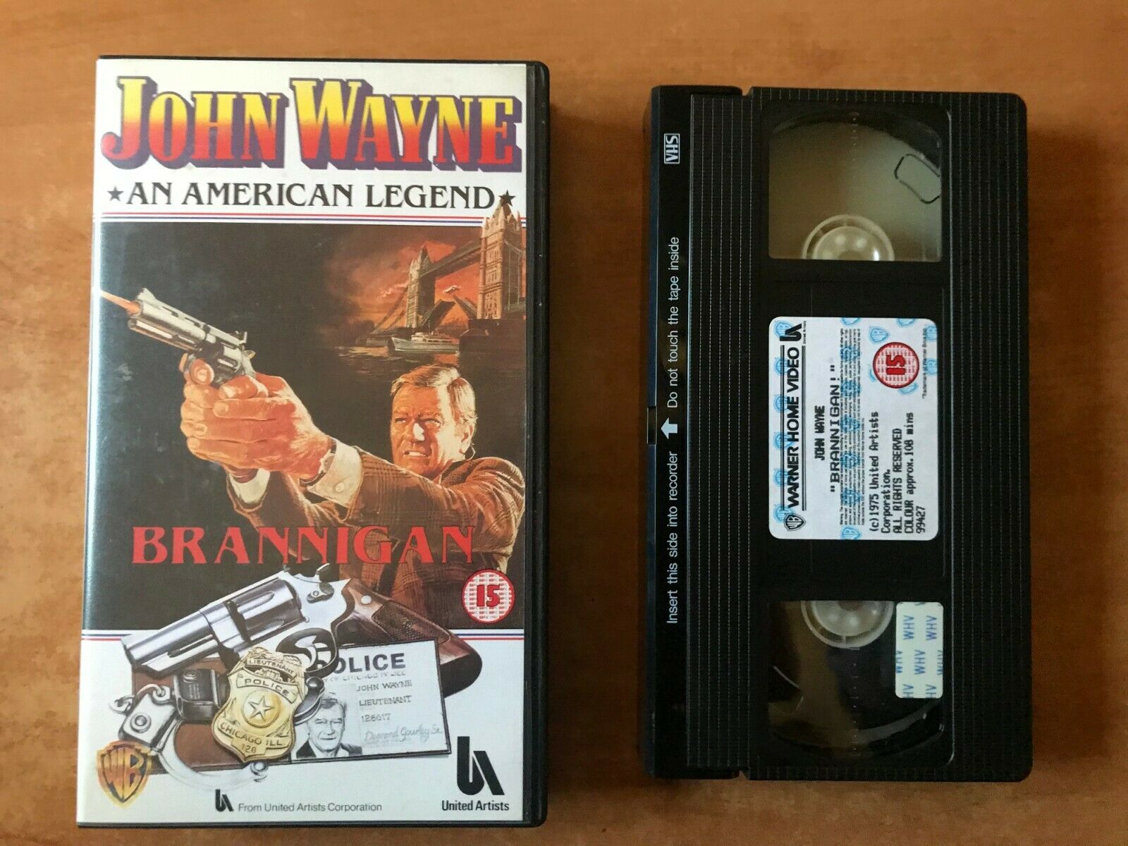 Brannigan (1975); [Warner Home] Police Action - John Wayne / Judy Geeson - VHS-