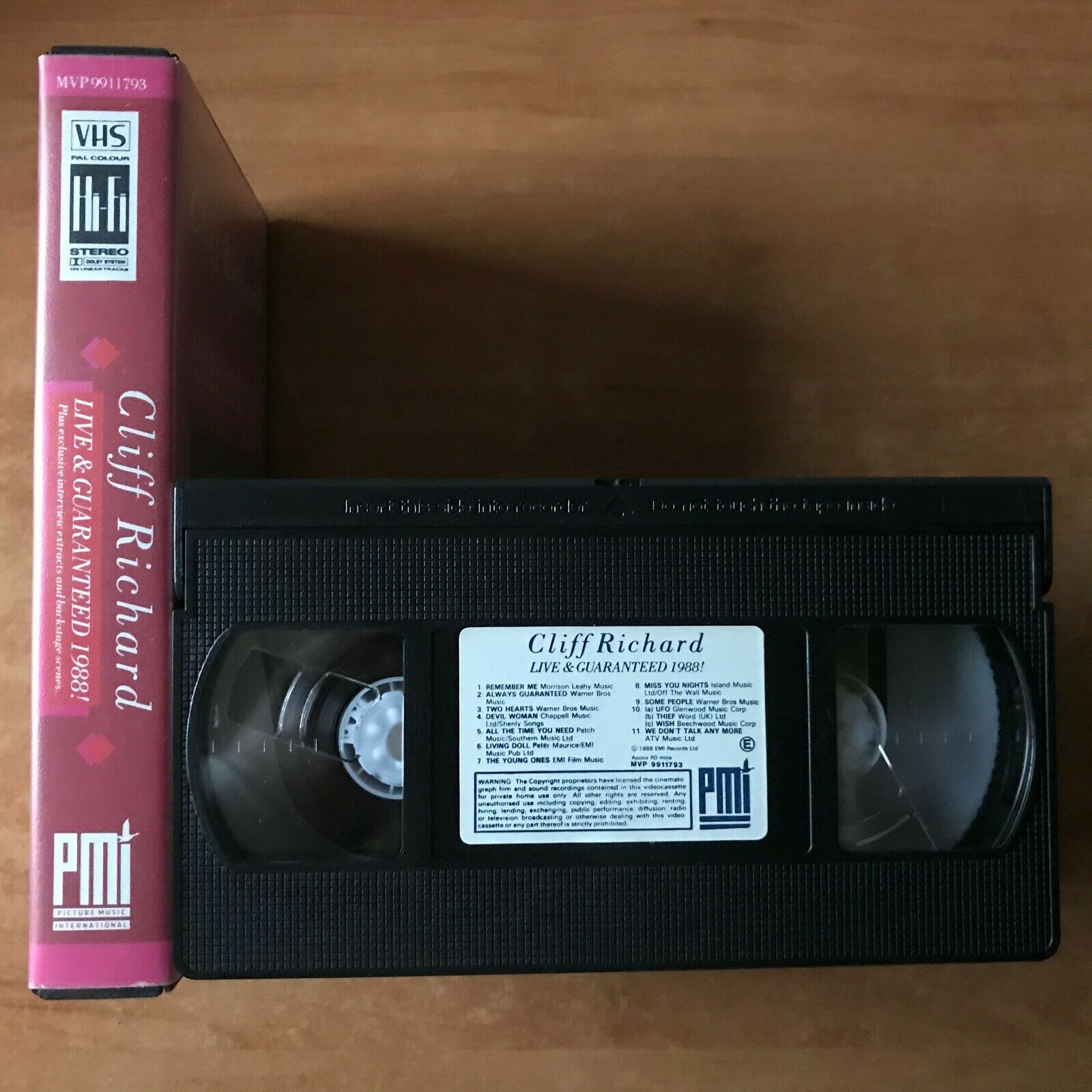 Cliff Richard: Live & Guaranteed 1988 [Concert] 'Devil Woman' - Music - Pal VHS-