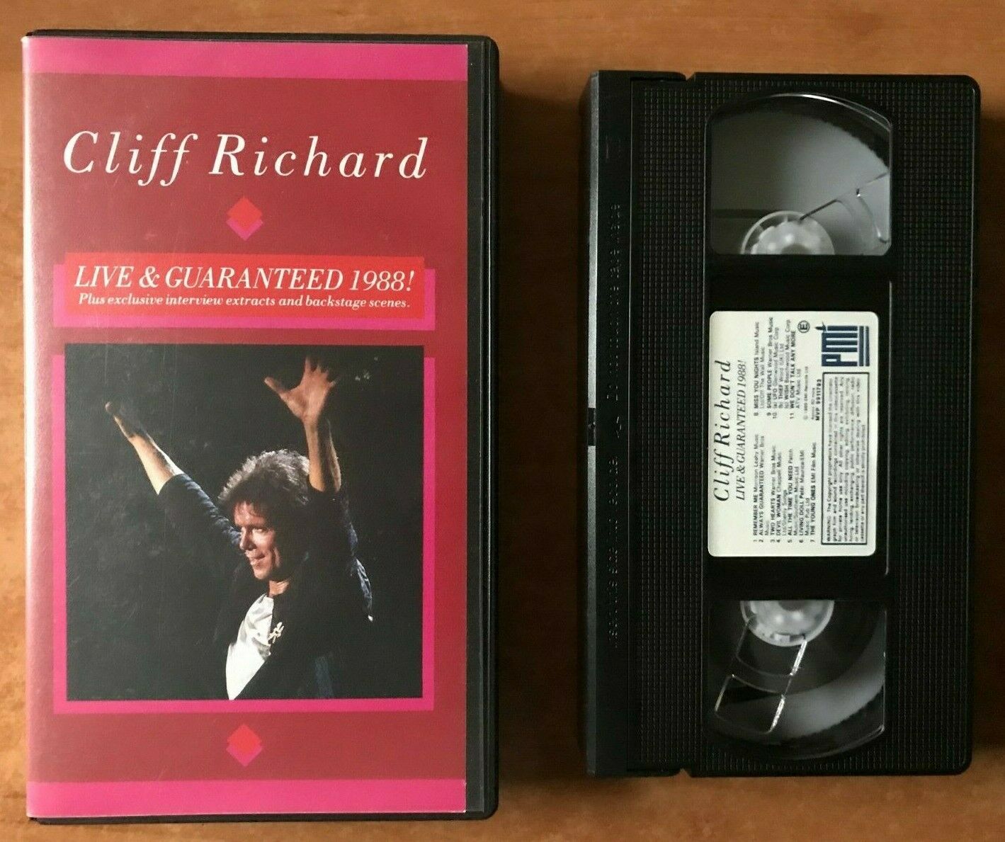 Cliff Richard: Live & Guaranteed 1988 [Concert] 'Devil Woman' - Music - Pal VHS-