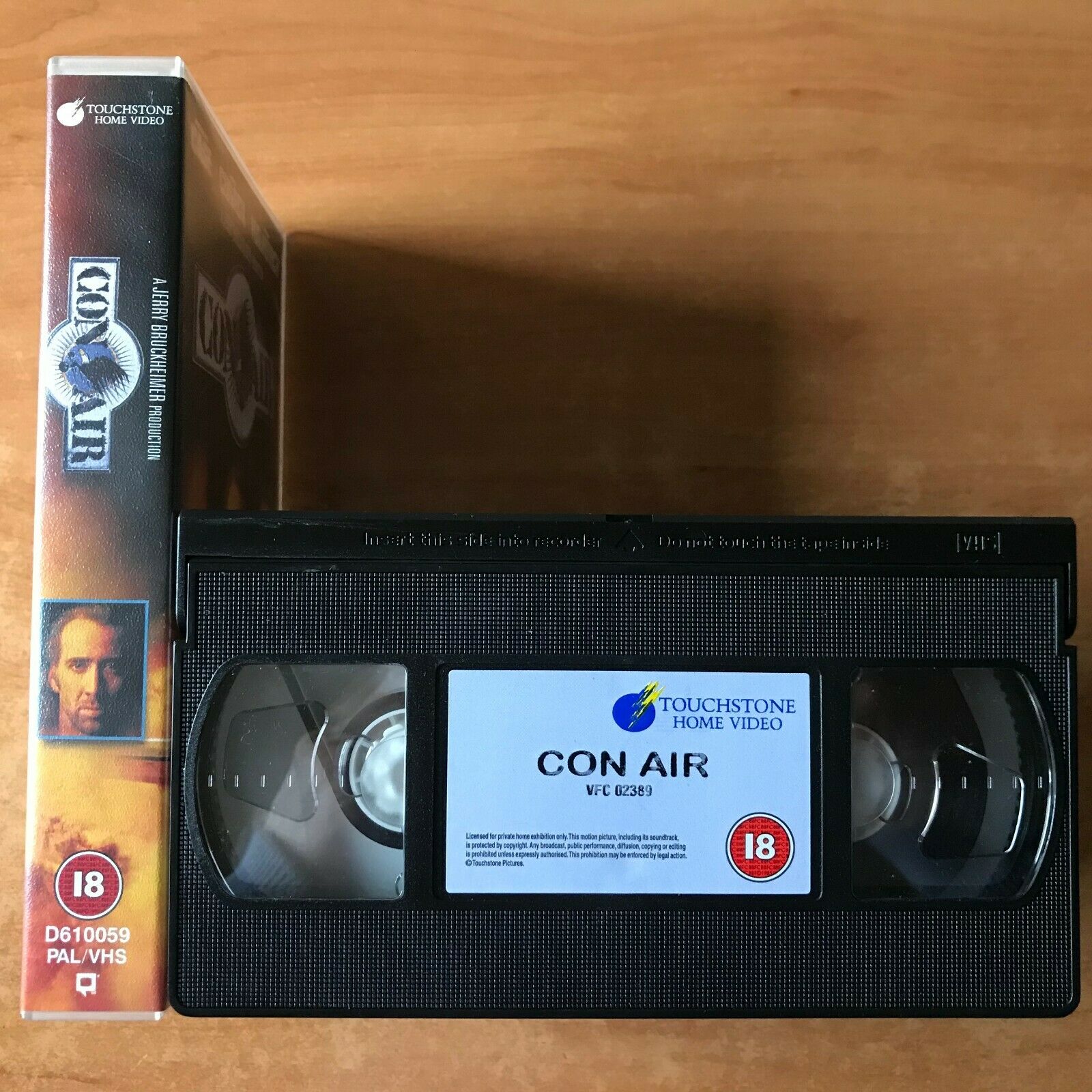 Con Air (1997): Explosive Airplane Action - Nicolas Cage / John Malkovich - VHS-