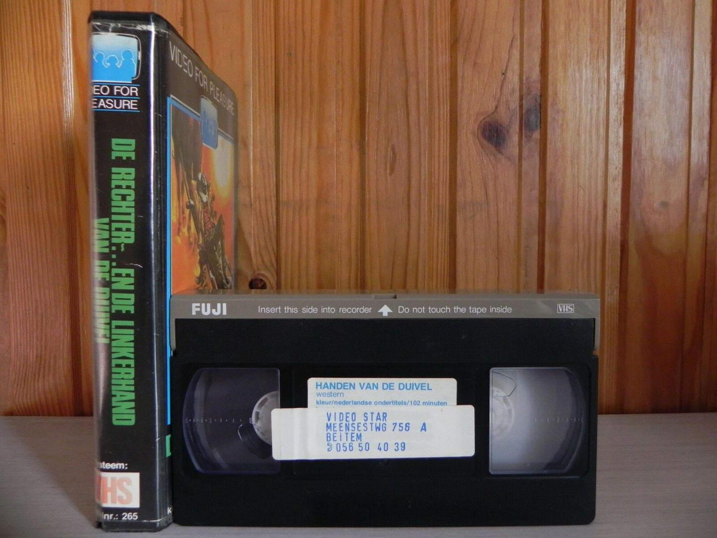 De Rechter... En De Linkerhand Van De Duivel - Rank Video - Pre-Cert - 265 - VHS-