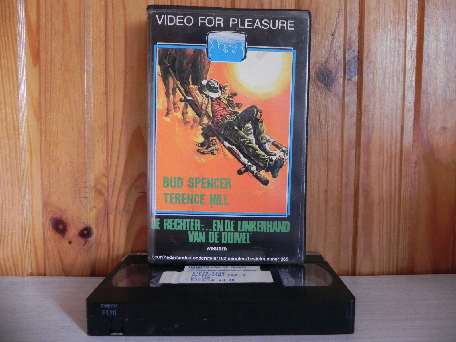 De Rechter... En De Linkerhand Van De Duivel - Rank Video - Pre-Cert - 265 - VHS-