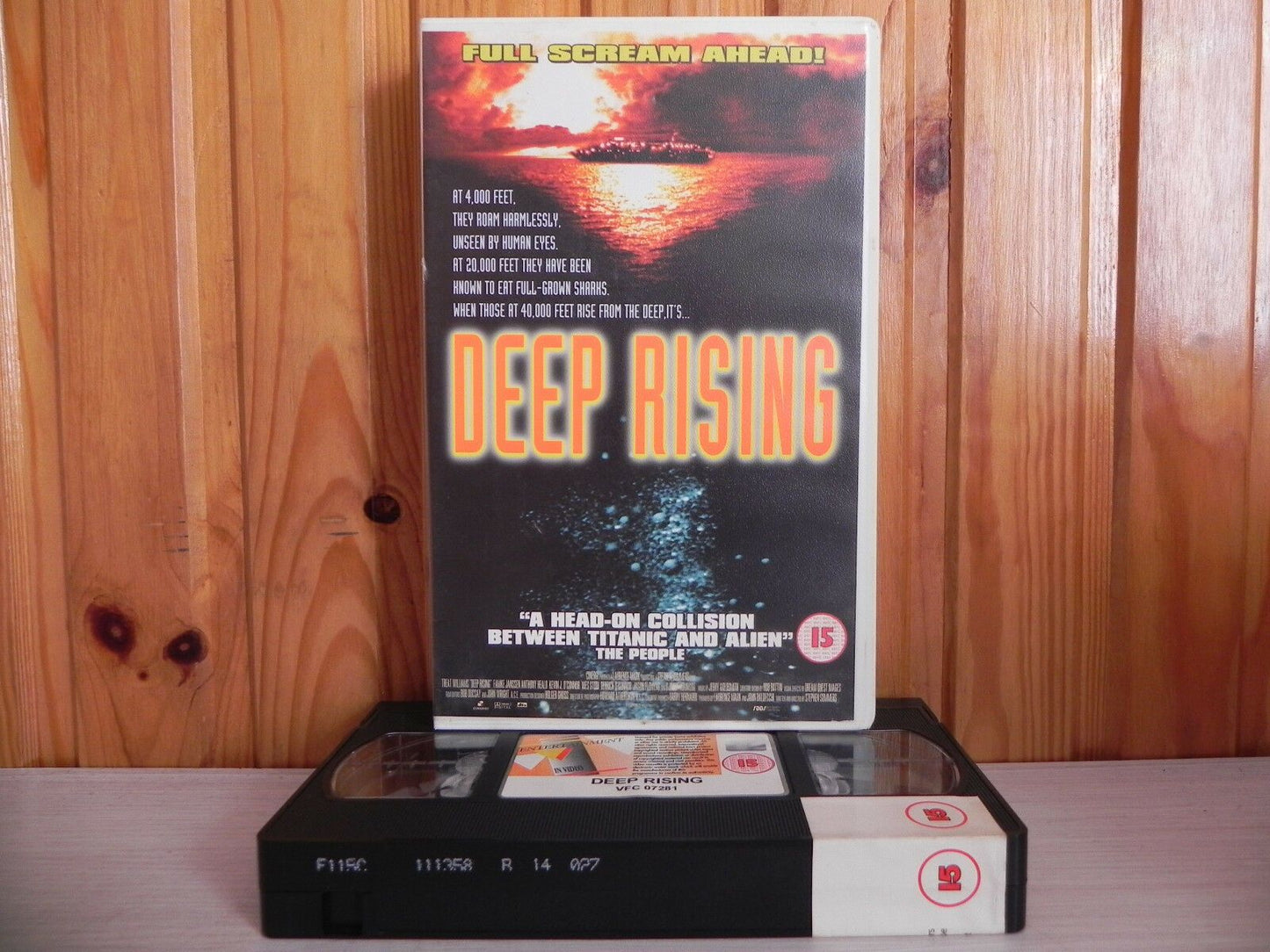 Deep Rising - Oceanic Sci-Fi - Titanic With Teeth - Treat Williams - Pal VHS-