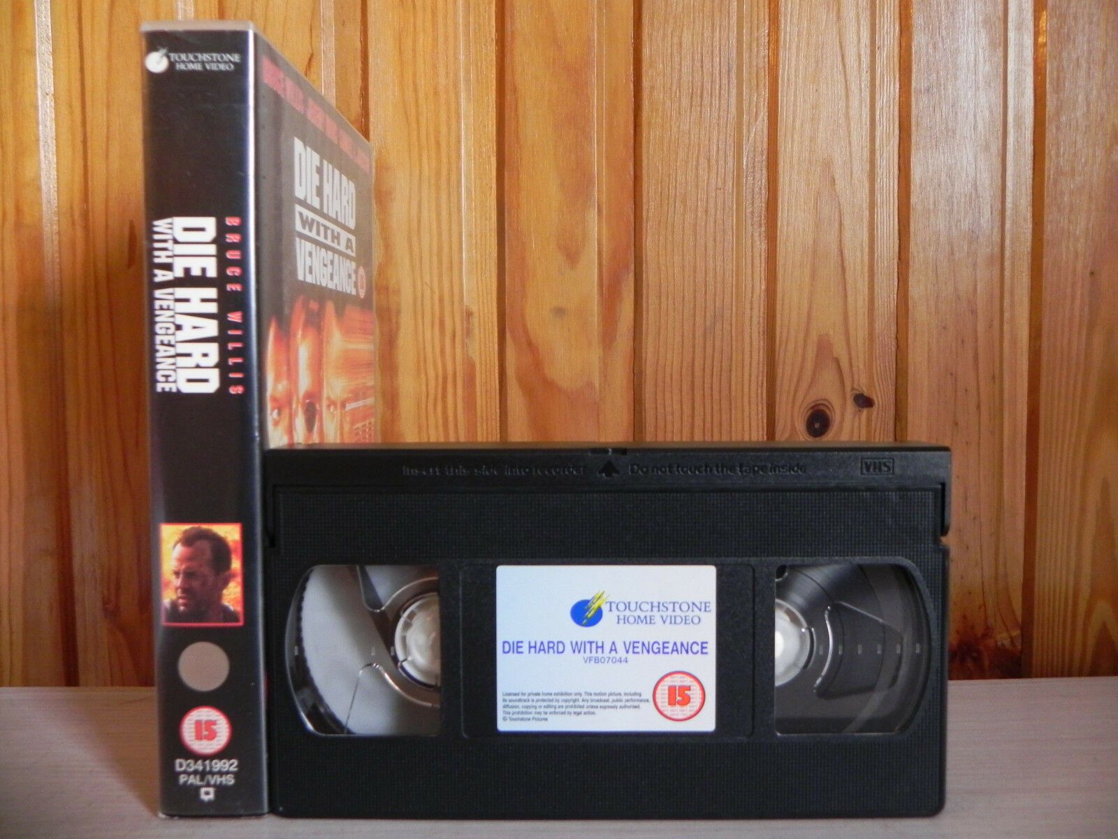 Die Hard 3: Large Box - Bruce Willis/Samuel L.Jackson (1995) Urban Action - VHS-