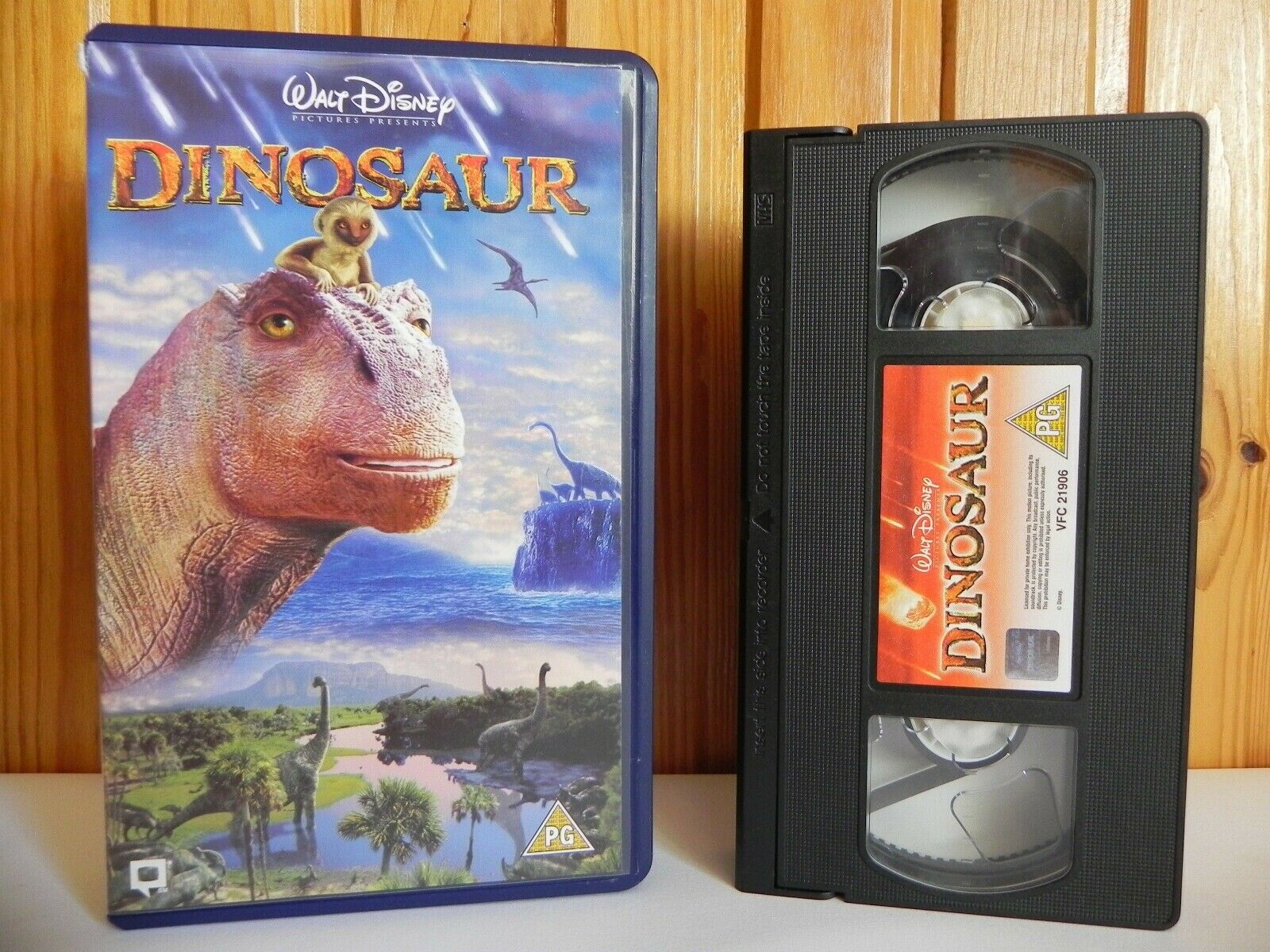 Dinosaur - Walt Disney Pictures - Journey Back In Time - Children's - Pal VHS-