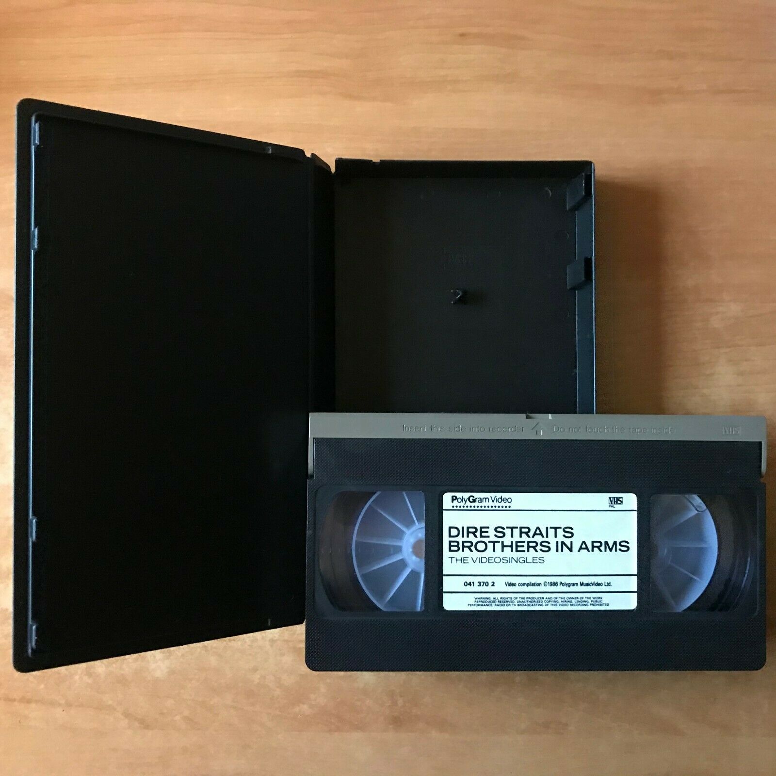 Dire Straits: Brothers In Arms (1986) [Videosingles] Mark Knopfler - Music - VHS-