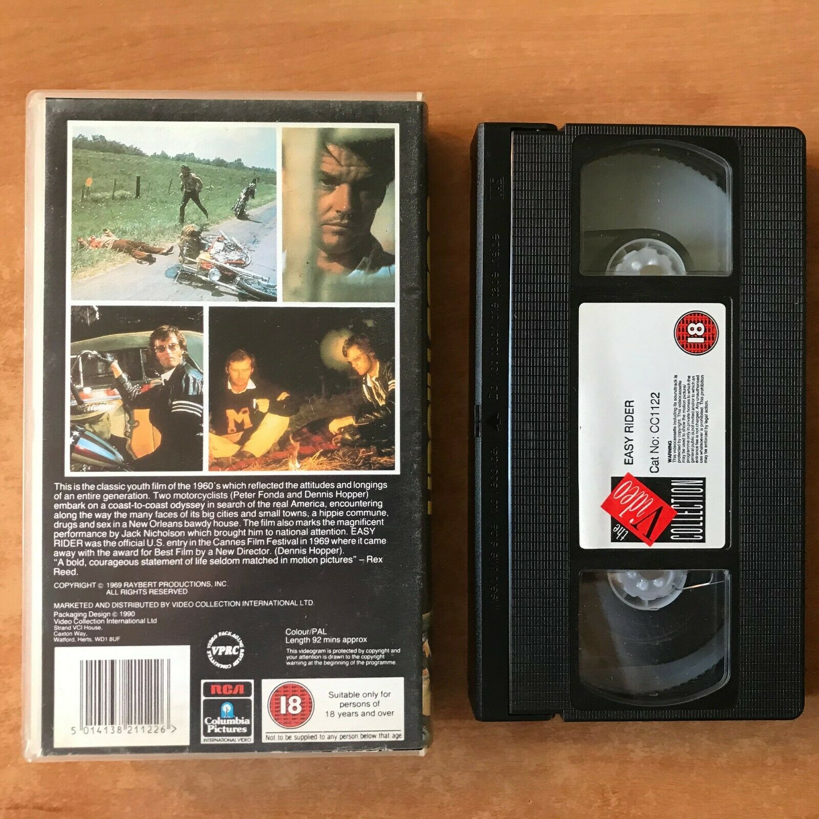 Easy Rider (1969): Motorcycle Adventure Drama - Peter Fonda/Dennis Hopper - VHS-