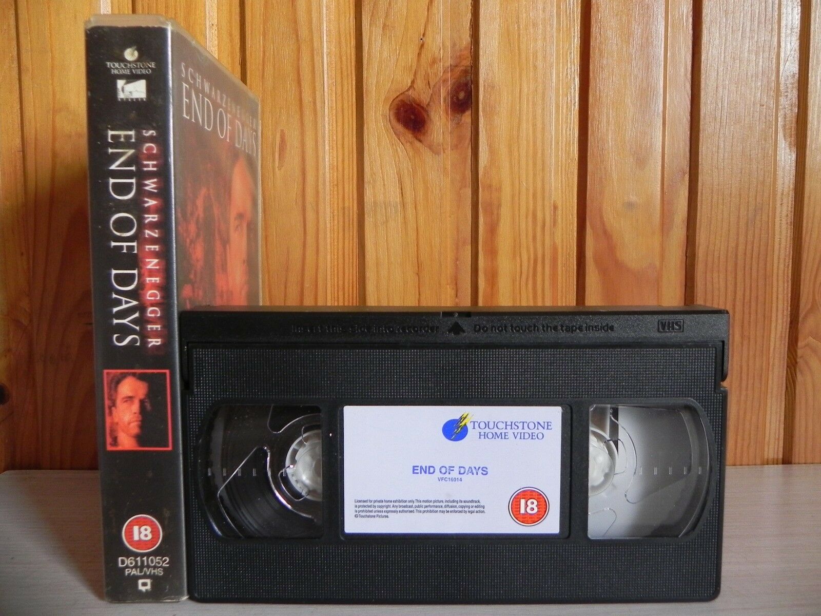 End Of Days - Schwarzenegger - Arnie Vs Satan - Apocalyptic Action - Pal VHS-