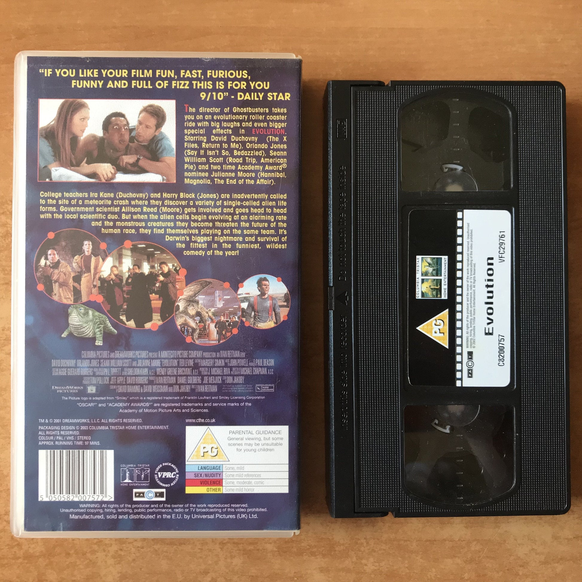 Evolution: Star Studded - Sci-Fi Comedy - Sean William Scott - Duchovny - VHS-