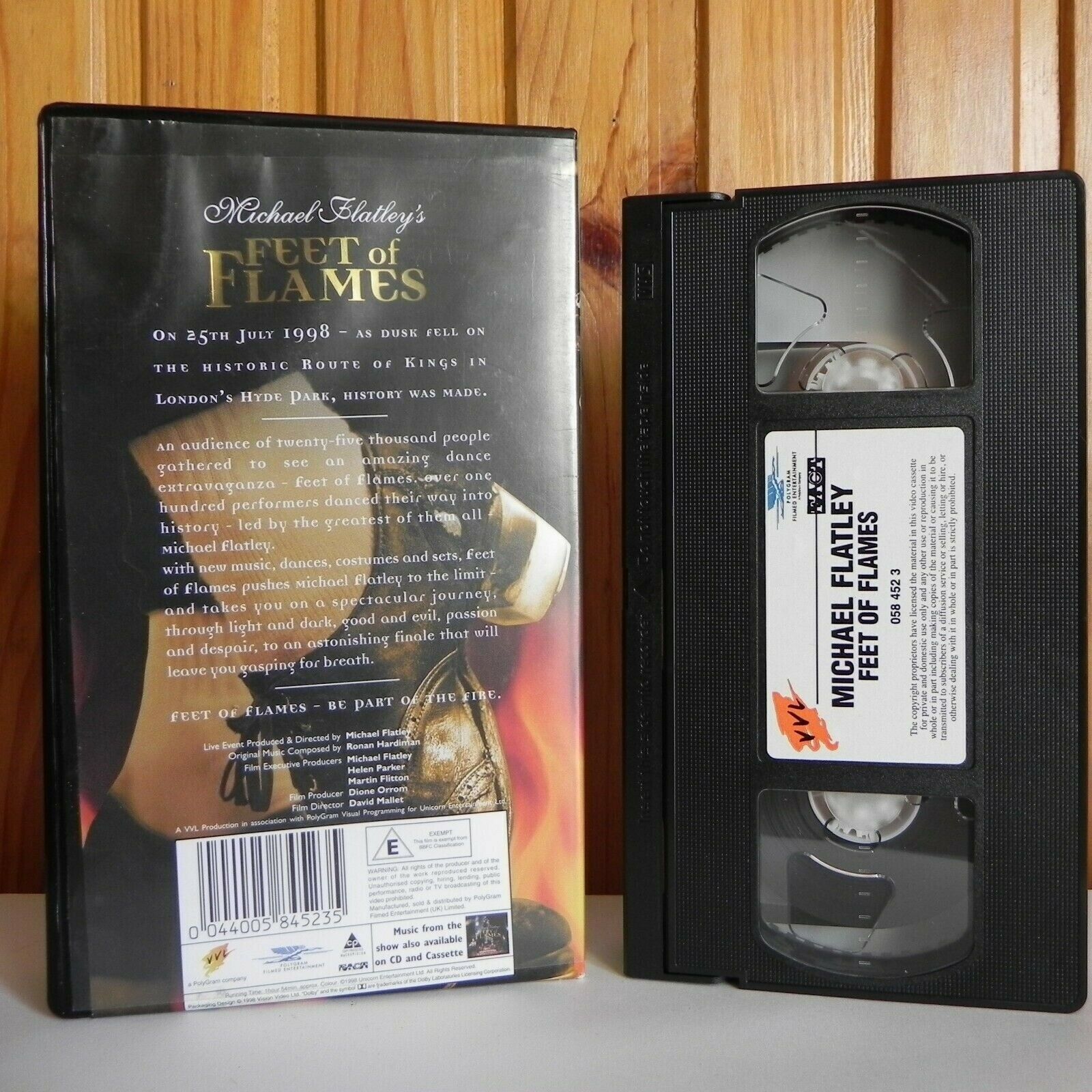 Feet Of Flames - Michael Flatley - 25th July 1998 - London - Hyde Park - Pal VHS-