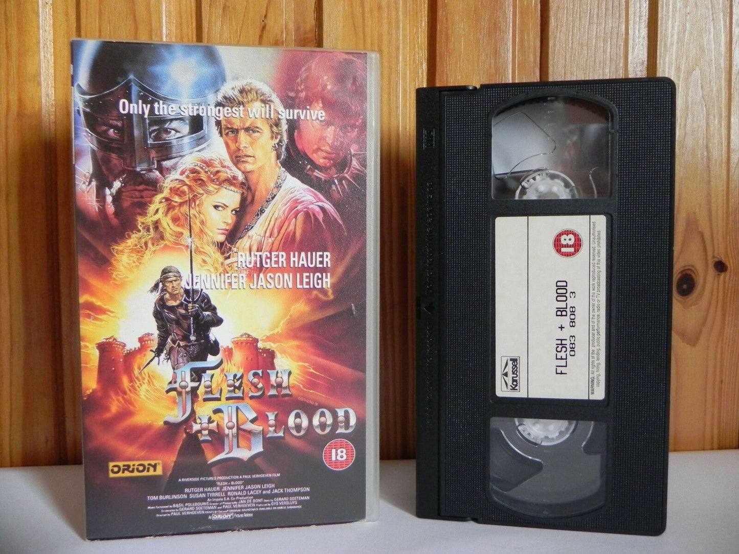 Flesh & Blood - 4 Front - Adventure - Rutger Hauer - Jennifer Jason Leigh - VHS-