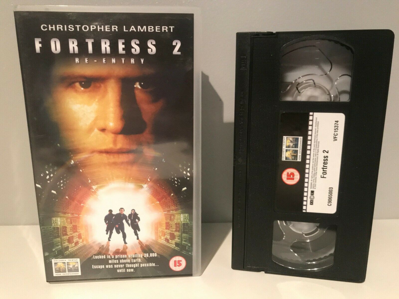 Fortress 2: Re-Entry (2000): Sci-Fi Action - Christopher Lambert/Pam Grier - VHS-