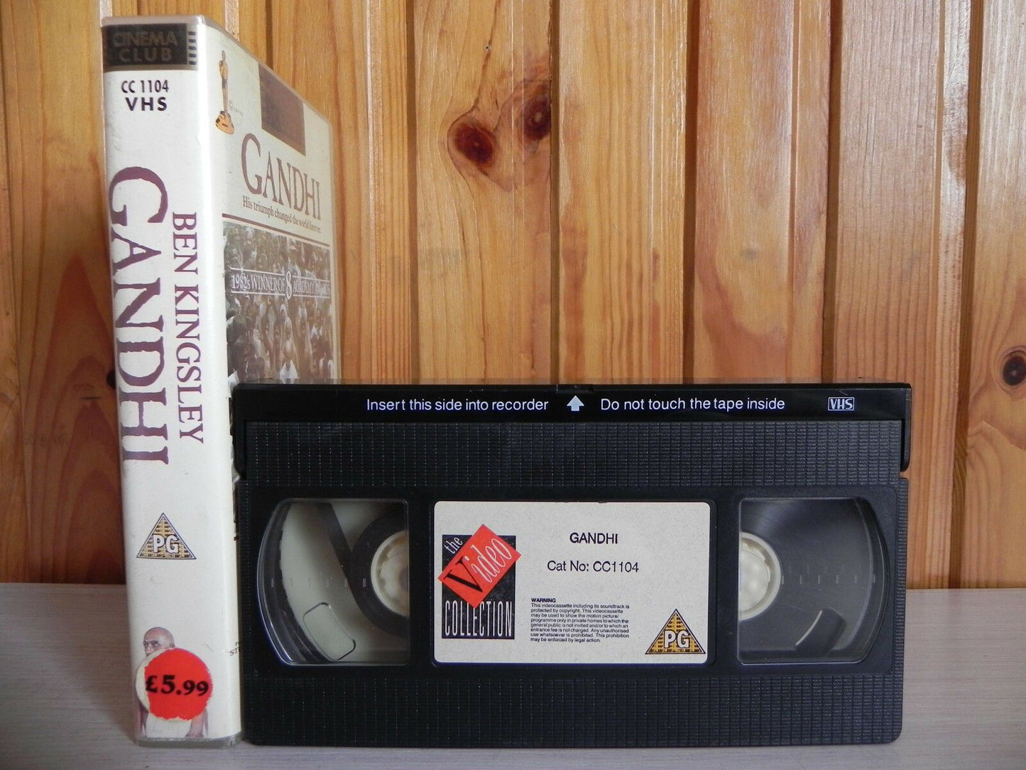 Gandhi - Columbia Pictures - His Weapon Is His Humanity - Ben Kingsley - Pal VHS-