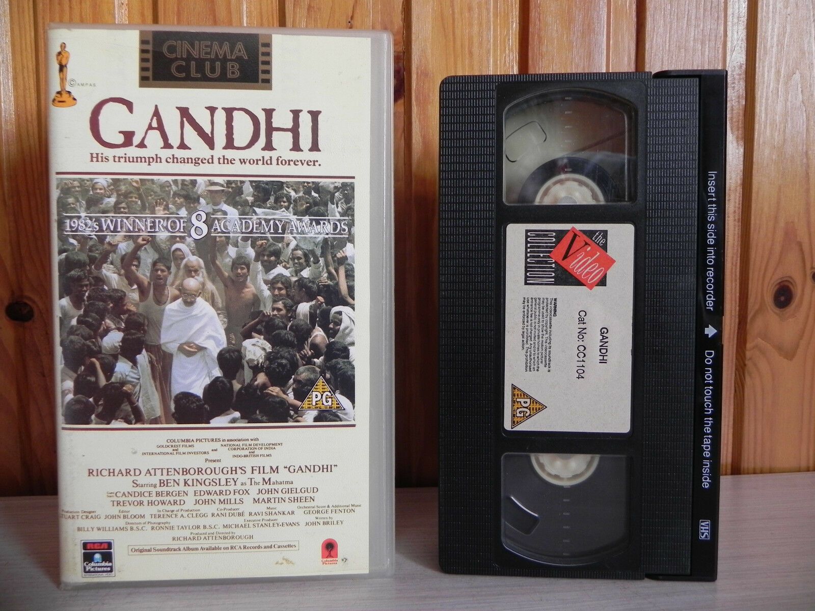 Gandhi - Columbia Pictures - His Weapon Is His Humanity - Ben Kingsley - Pal VHS-