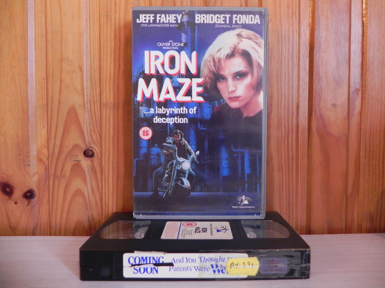 Iron Maze - What A Travesty - Thriller Big-Box - Bridget Fonda - Ex-Rental - VHS-