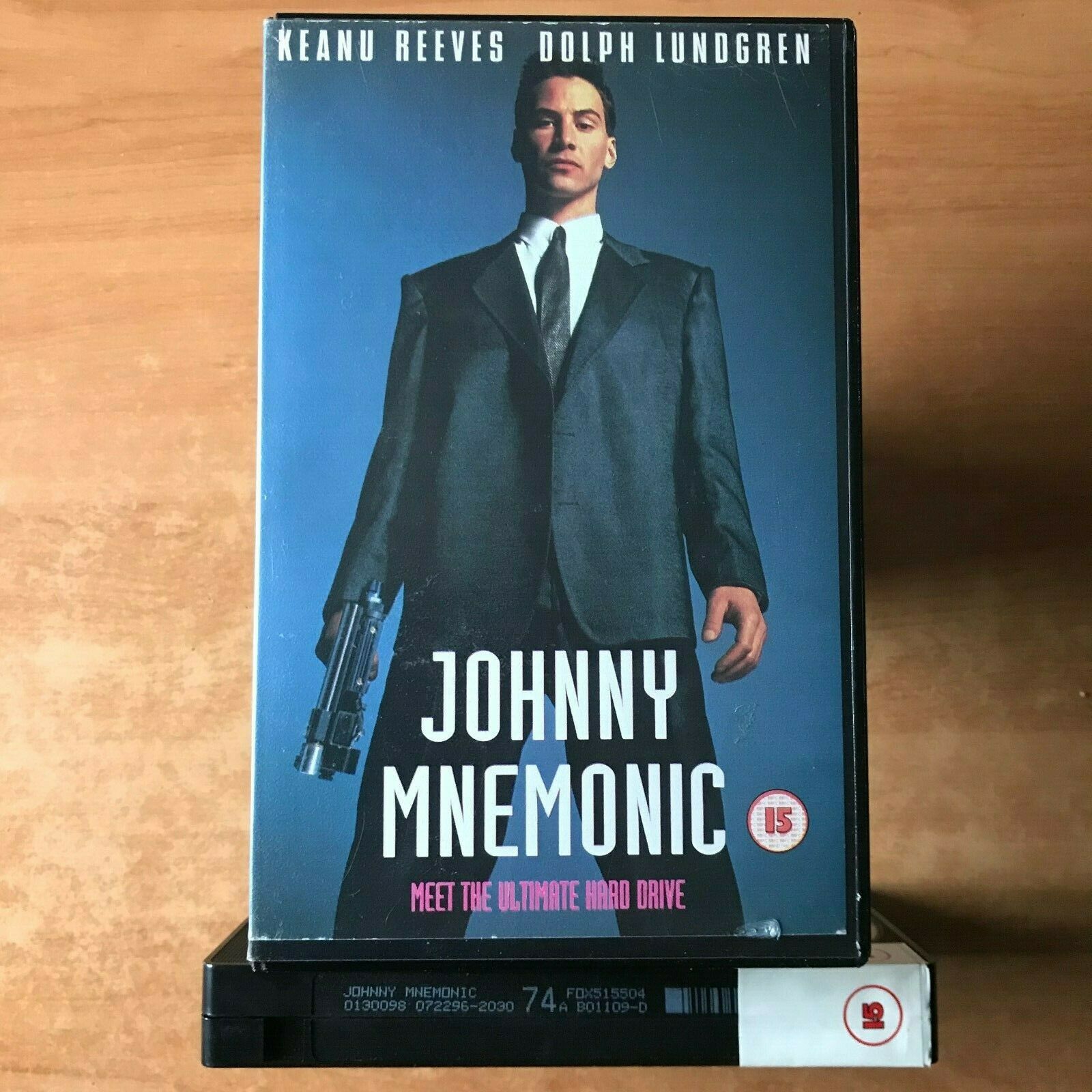 Johnny Mnemonic (1995): Sci-Fi Action [Large Box] Rental - Keanu Reevs - Pal VHS-