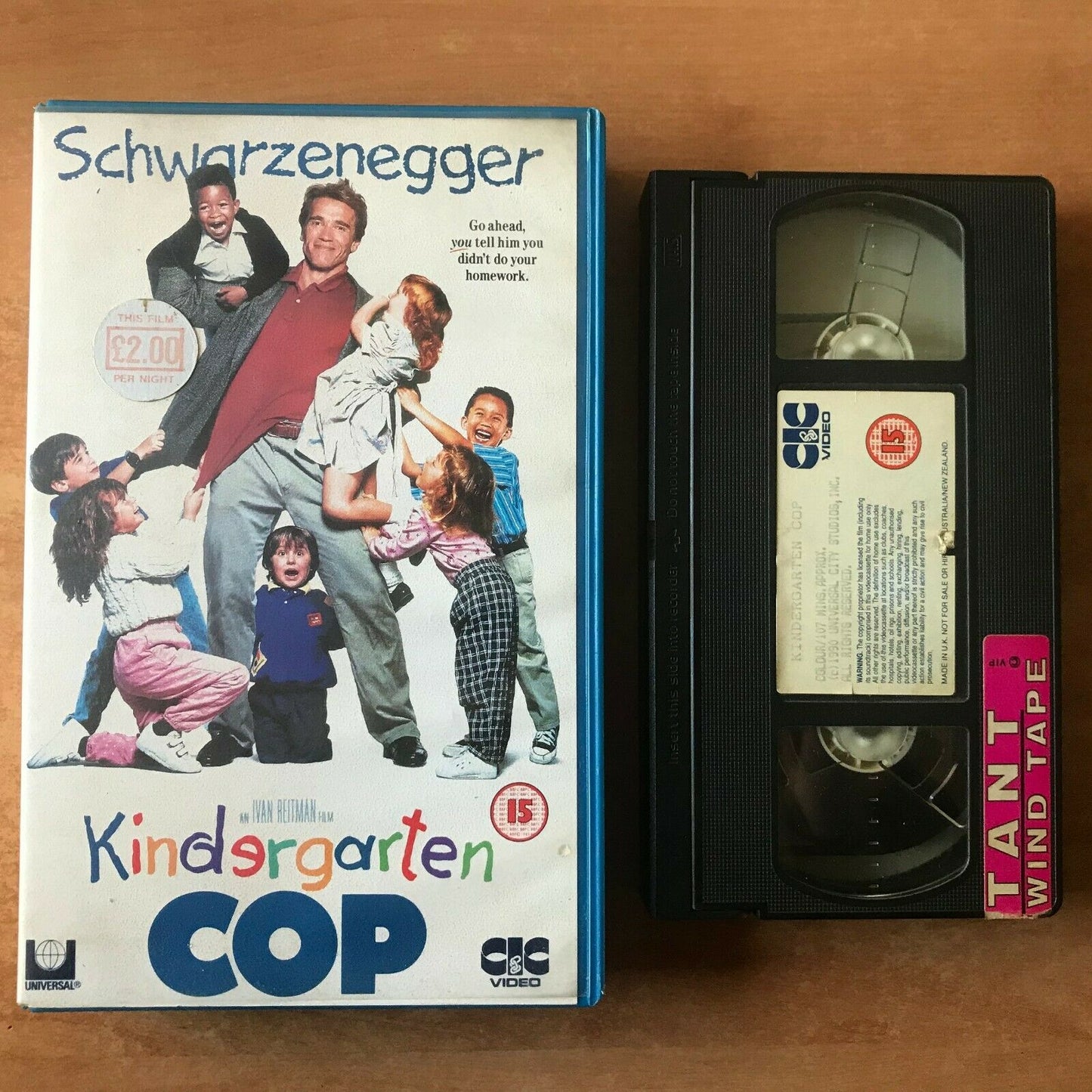 Kindergarten Cop (1990): Arnie Back To Preschool - Comedy [Large Box] Pal VHS-