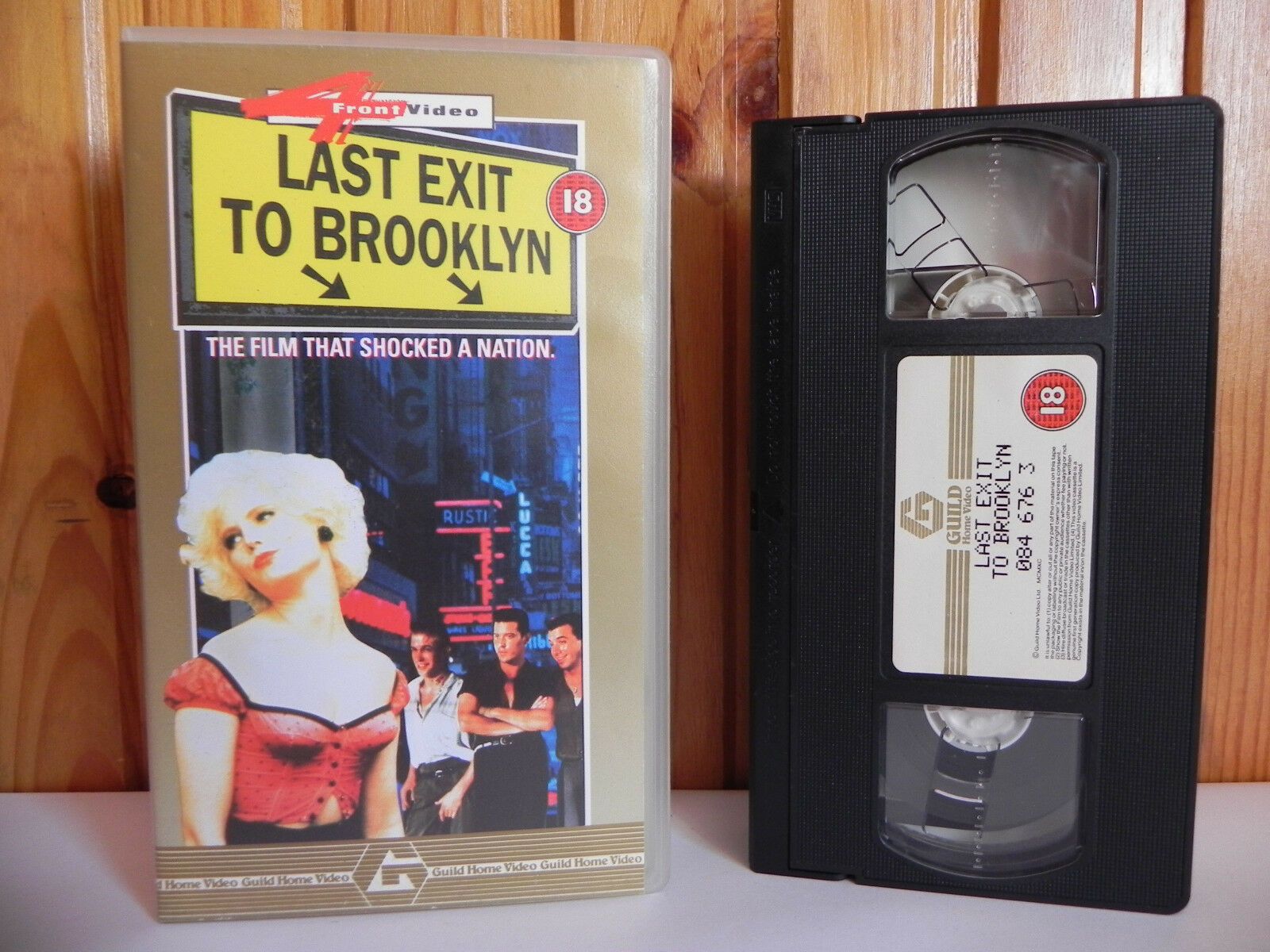 Last Exit To Brooklyn - Guild Home - Drama - Cert (18) - Powerful Film - Pal VHS-