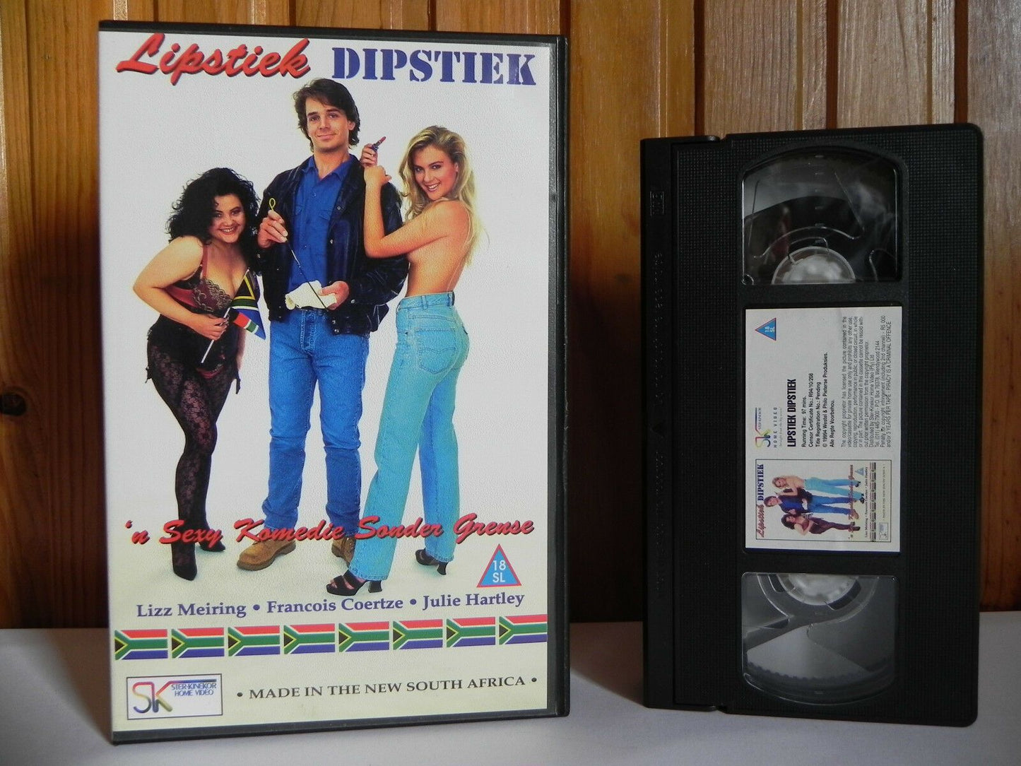 Lipstiek Dipstiek - Ster-Kinekor Home Video - Comedy - Large Box - Pal VHS-