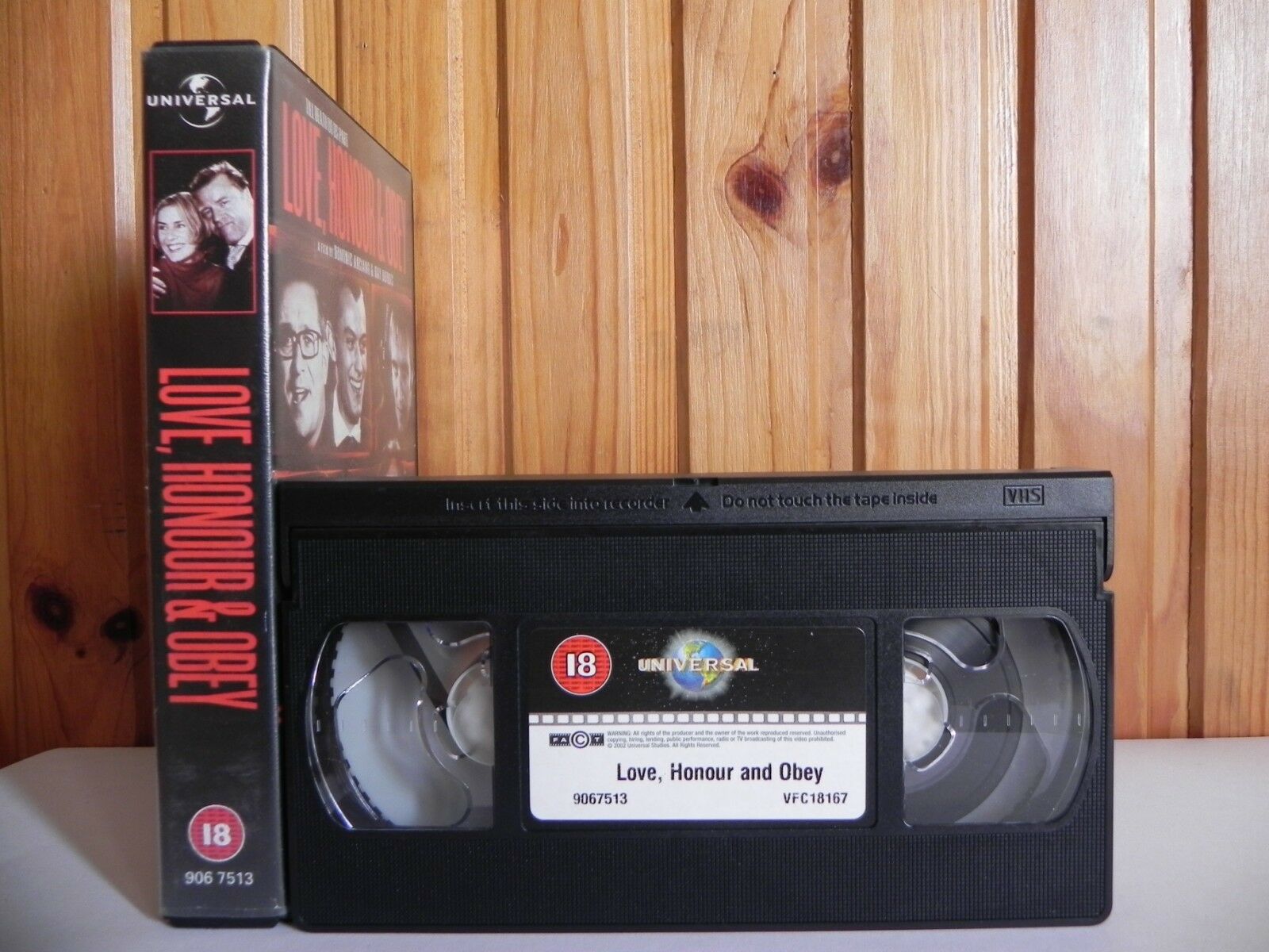 Love, Honour And Obey - Universal - Comedy - Jonny Lee Miller - Jude Law - VHS-