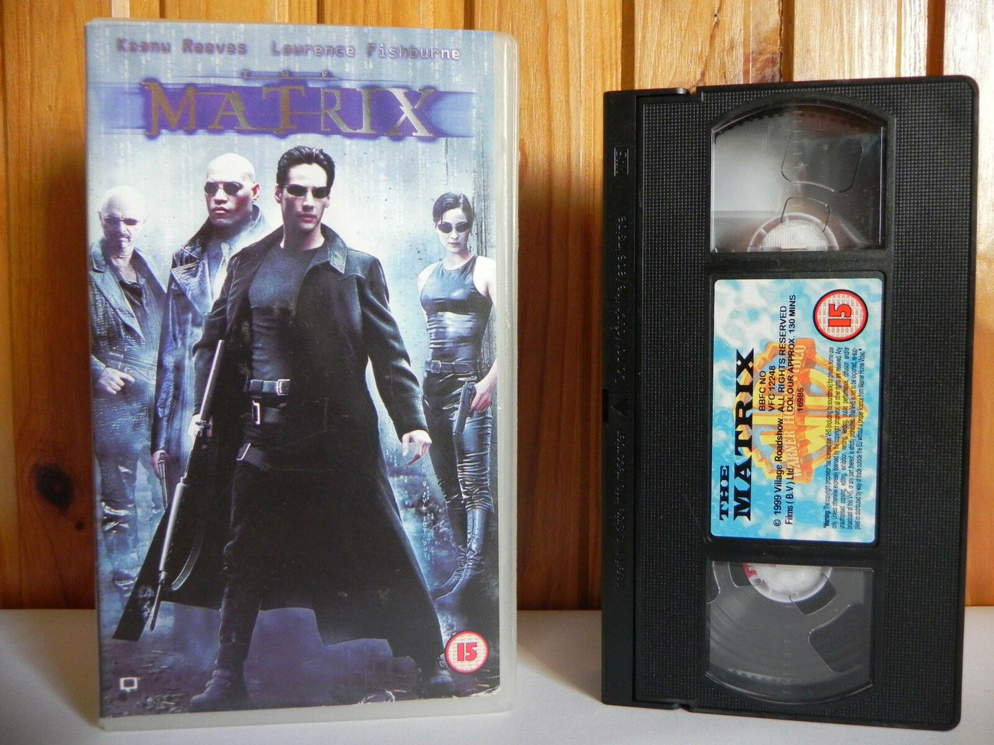 Matrix; [Warner] Small Box - Sci-Fi - Keanu Reeves / Laurence Fishburne - Pal VHS-