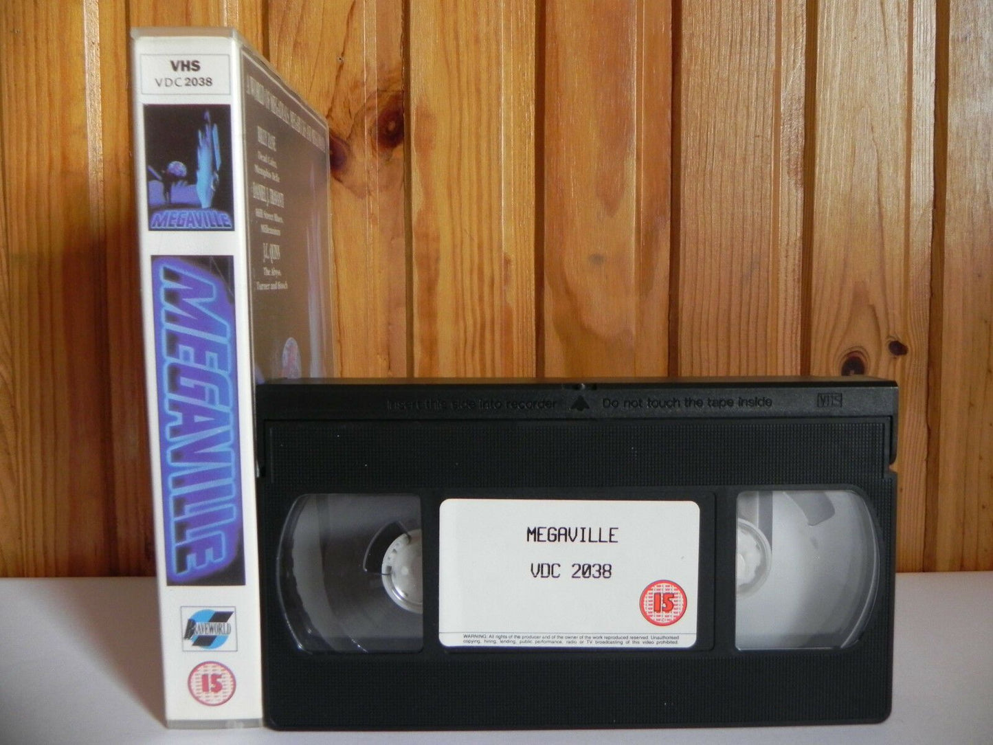 Megaville - Braveworld - Sci-Fi - Action - Billy Zane - Daniel J.Travanti - VHS-