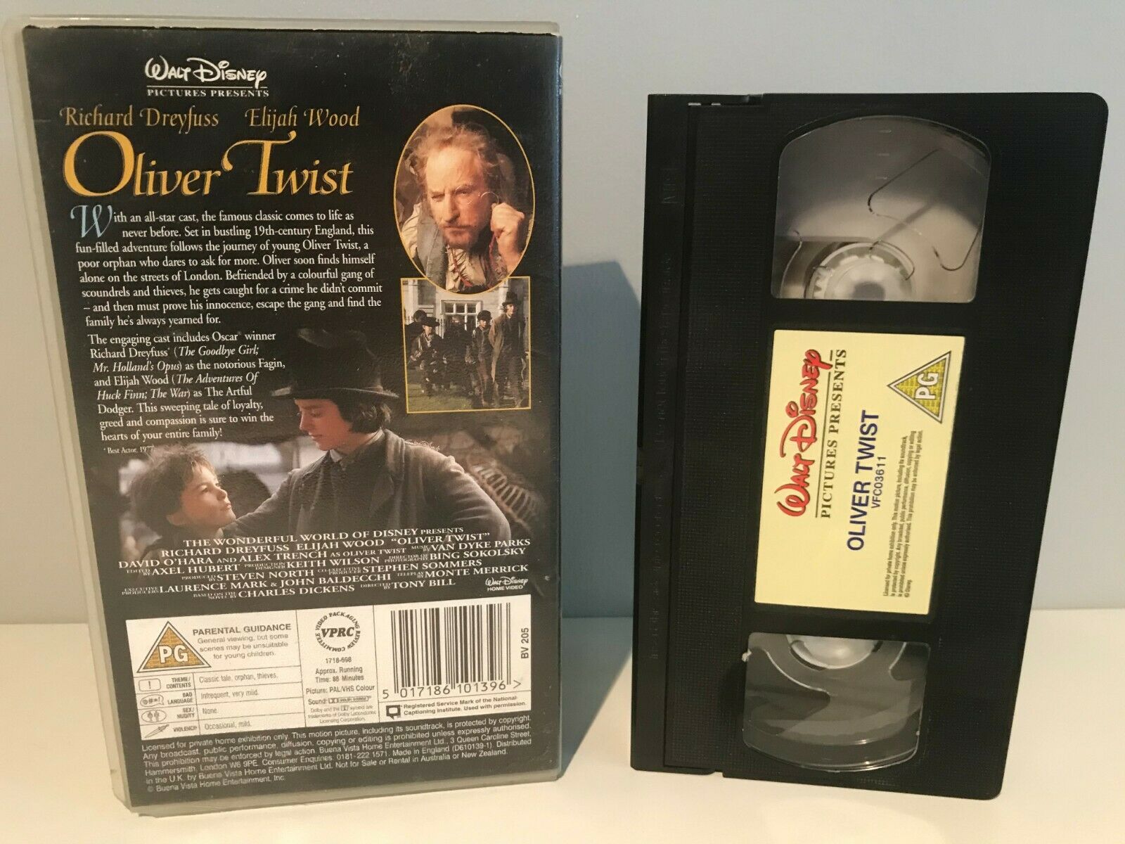 Oliver Twist [Diney]: Adventure - Richard Dreyfuss / Elijah Wood - Kids - VHS-