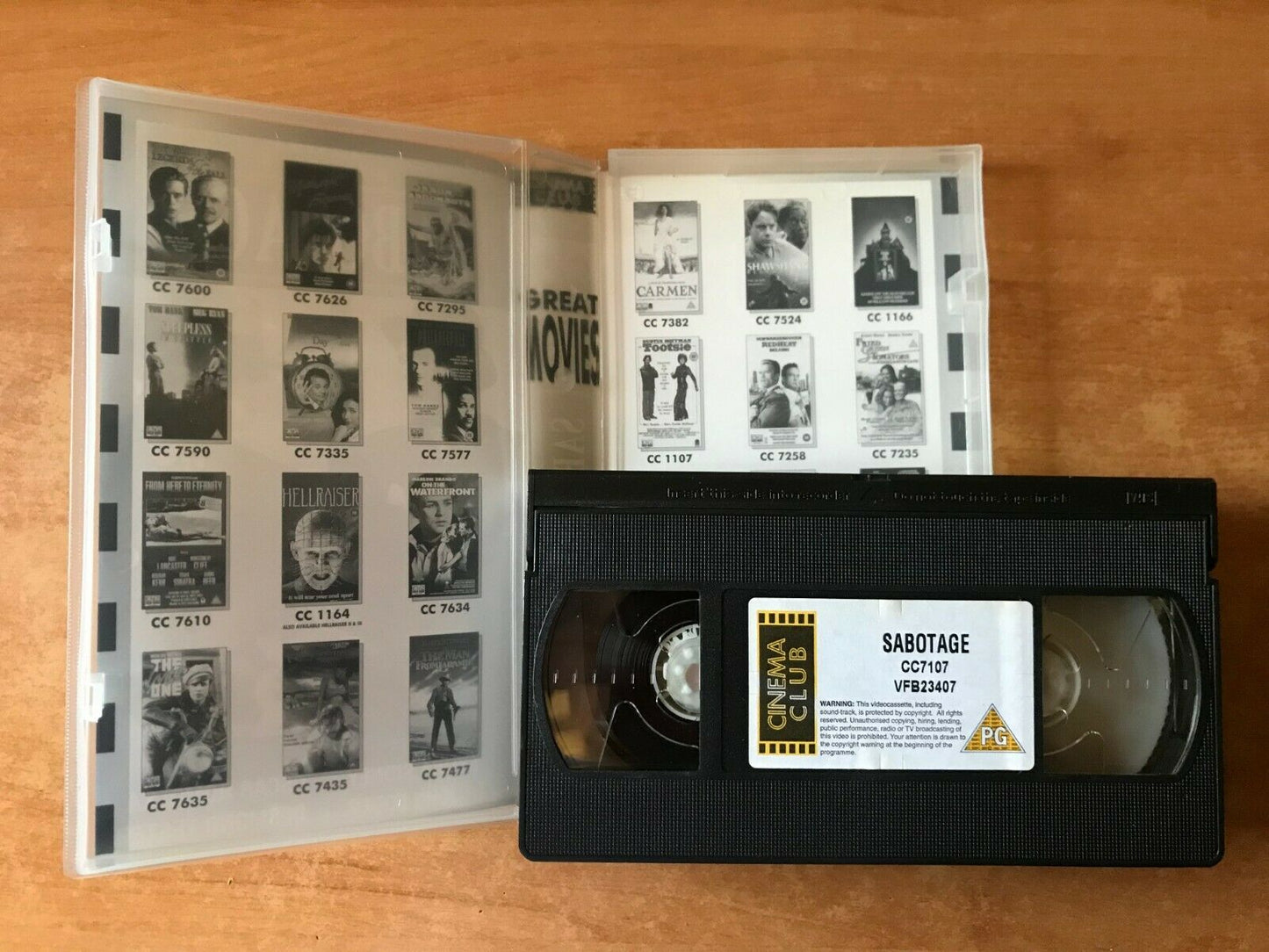 Sabotage; [Alfred Hitcock]: Thriller - Sykvia Sidney / Desmond Tester - Pal VHS-