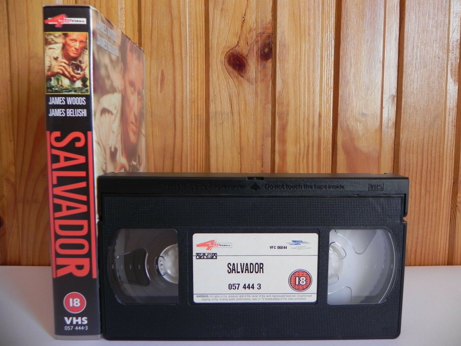 Salvador - 4 Front Video - True Story - James Woods - James Belushi - Pal VHS-