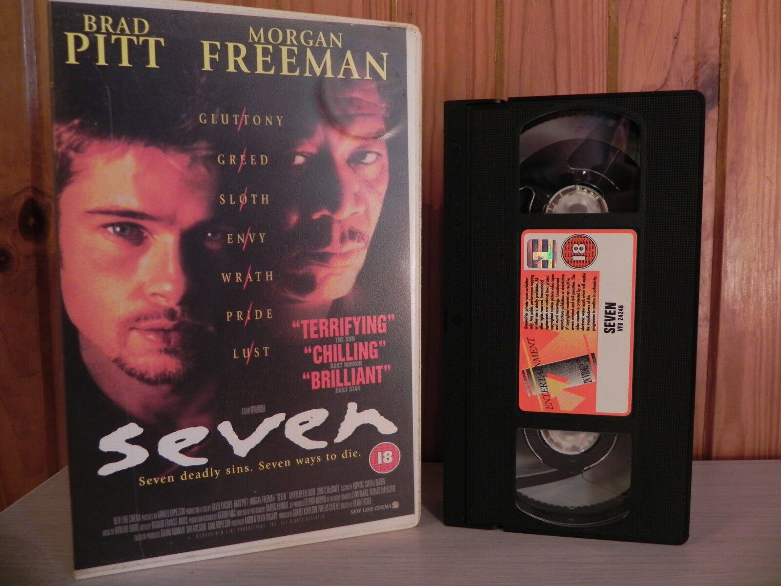 Seven (1995): Pitt / Freeman - Psychological Thriller - Large Box [Rental] - VHS-