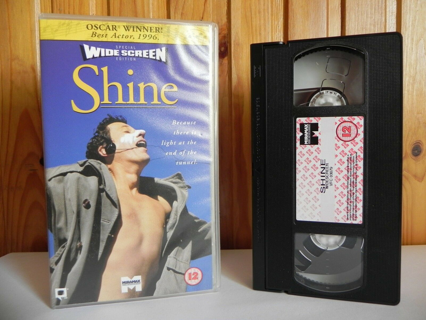 Shine - Miramax - Drama - Widescreen - Armin Mueller-Stahl - Noah Taylor - VHS-