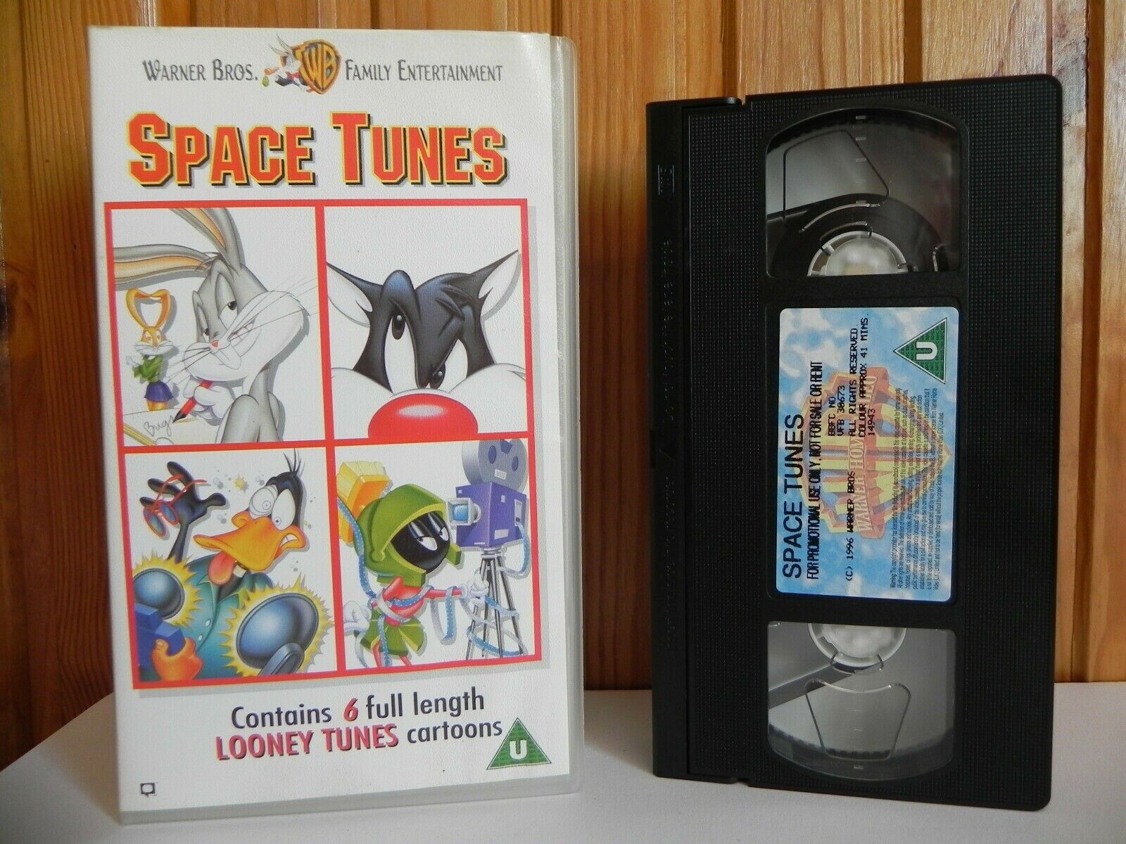 Space Tunes - Warner Family - 6 Cartoons - Adventure - Animated - Kids - Pal VHS-