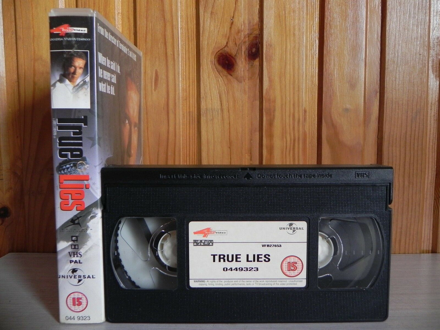 TRUE LIES - Original 1994 - Universal Video - Arnold Schwarzenegger - Pal VHS-