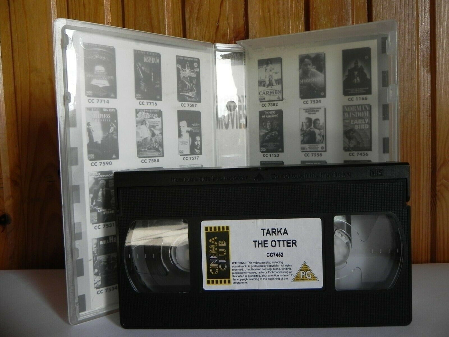 Tarka The Otter - Cinema Club - Story-Teller Peter Ustinov - Children's - VHS-