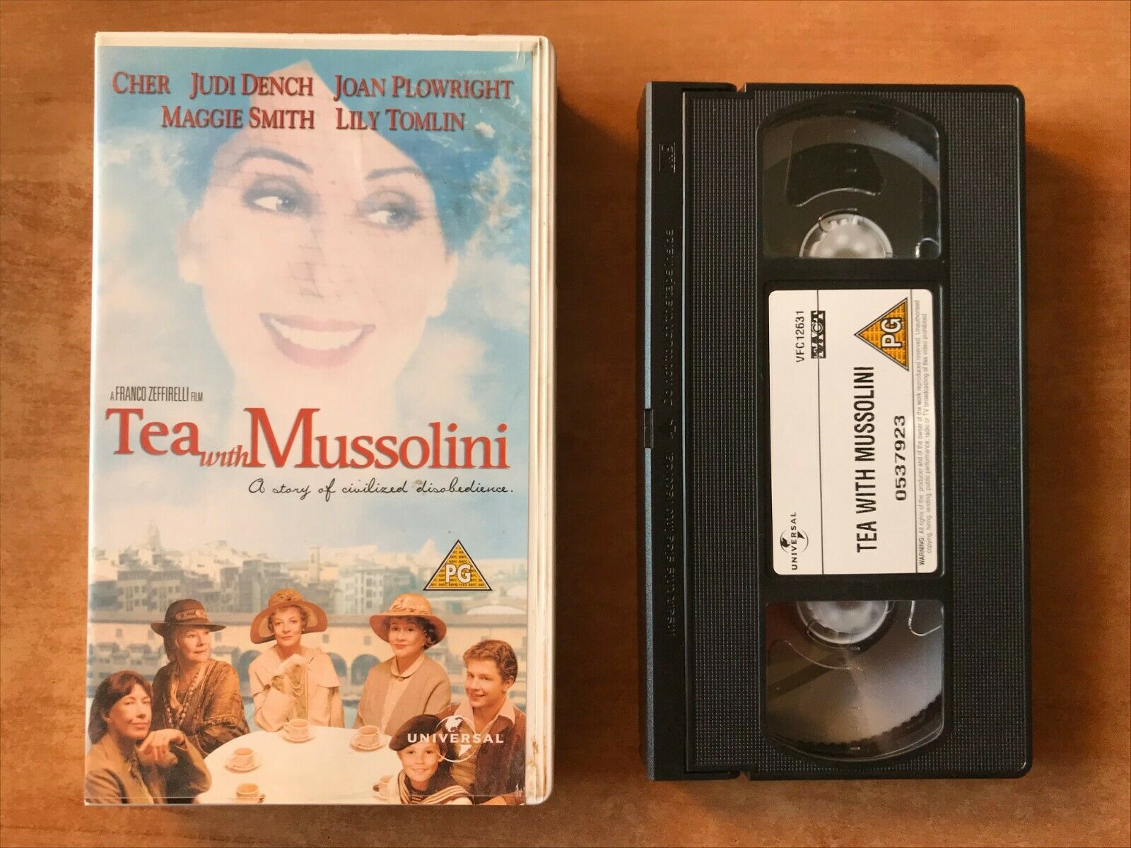 Tea With Mussolini (1999): War Drama - Comedy - Maggie Smith / Cher - Pal VHS-