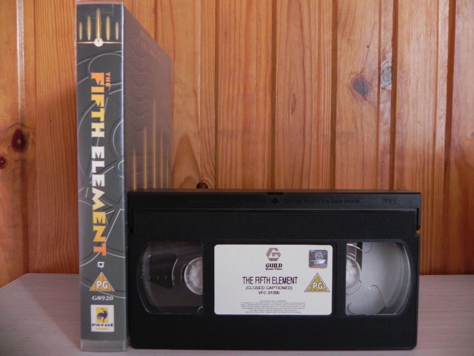 The Fifth Element: Sci-Fi Action - Double Sleeve [Large Box] Bruce Willis - VHS-