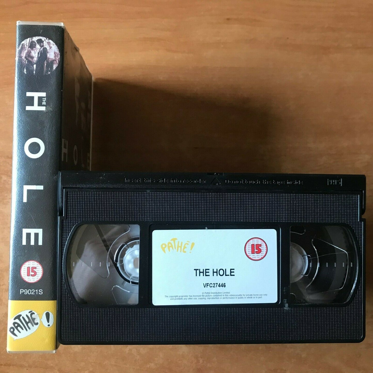 The Hole; [Guy Burt] Mystery Thriller - Thora Birch / Desmond Harrington - VHS-