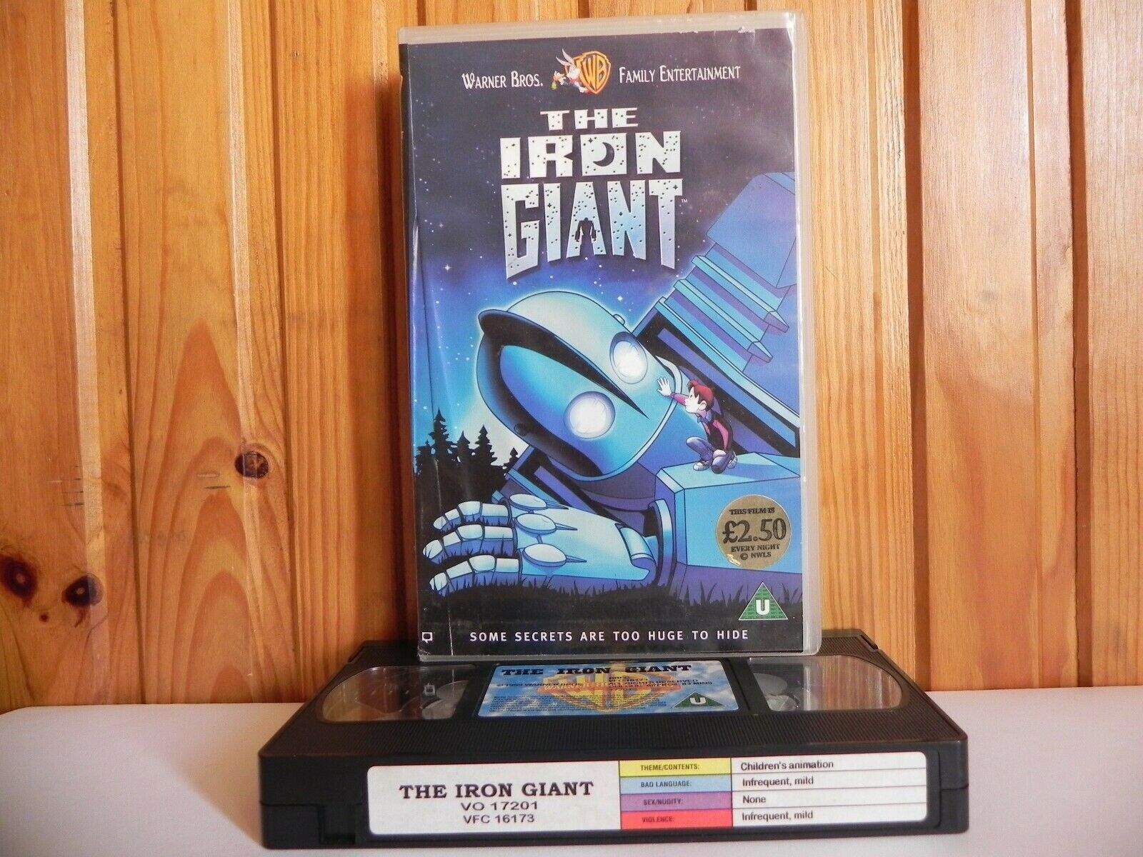 The Iron Giant - Large Box - Warner - Animated - Adventure - Children's - VHS-