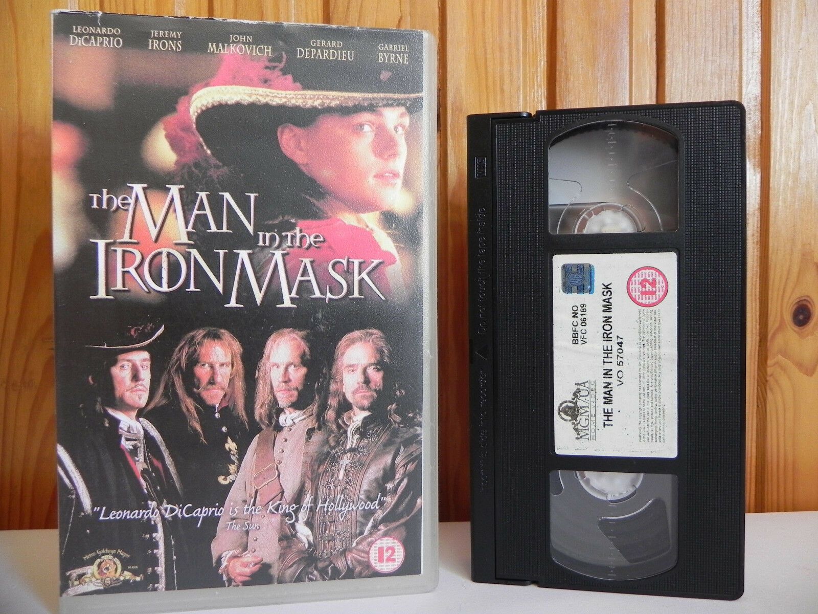 The Man In The Iron Mask: Action Drama - Leonardo Di Caprio - Large Box - VHS-