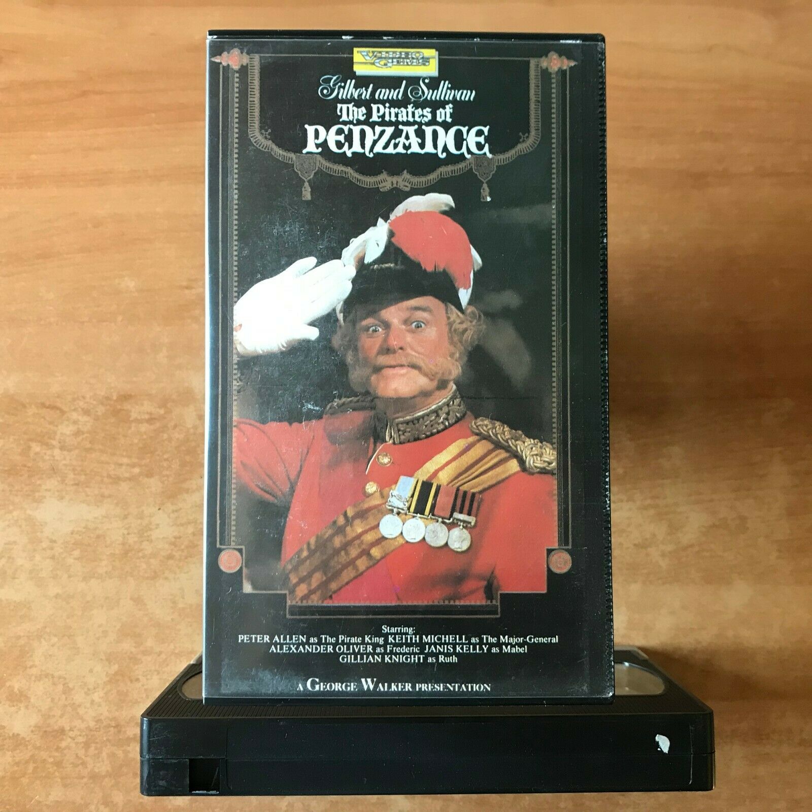 The Pirates Of Penzance; [Gilbert & Sullivan] Pre-Cert - Comedy - Pal VHS-